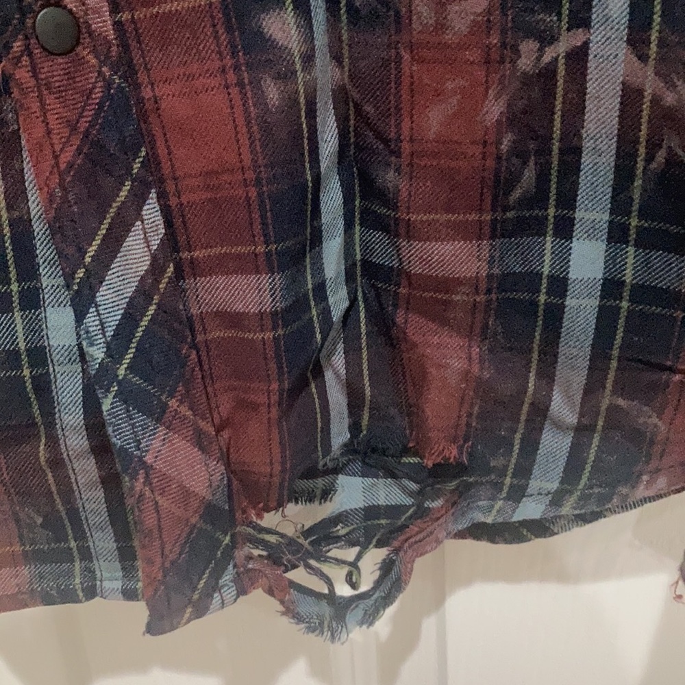 𝅺MEN’S Hudson button down - Picture 2 of 5